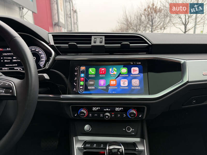 Внедорожник / Кроссовер Audi Q3 2020 в Киеве