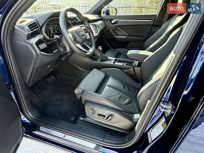 Позашляховик / Кросовер Audi Q3 2024 в Чернівцях