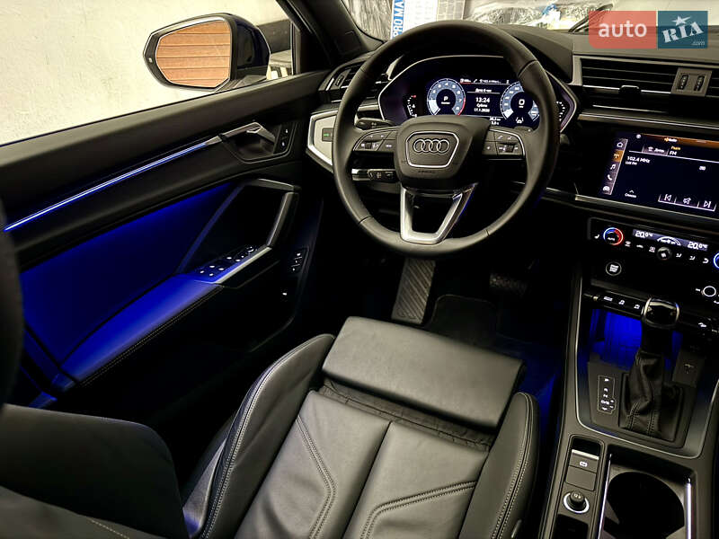 Позашляховик / Кросовер Audi Q3 2024 в Чернівцях