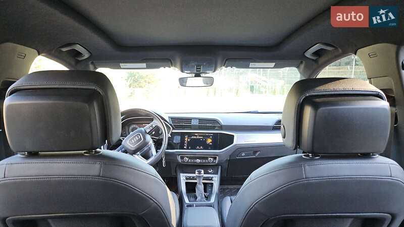 Позашляховик / Кросовер Audi Q3 2022 в Старому Самборі