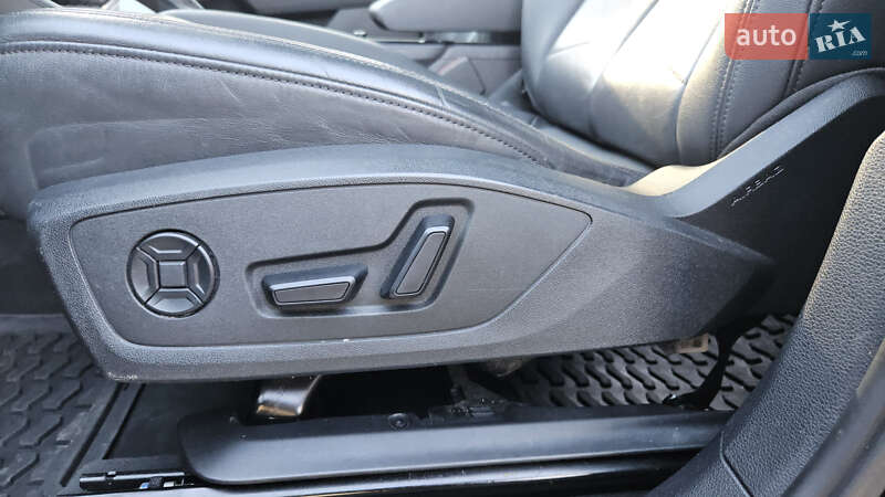 Позашляховик / Кросовер Audi Q3 2022 в Старому Самборі