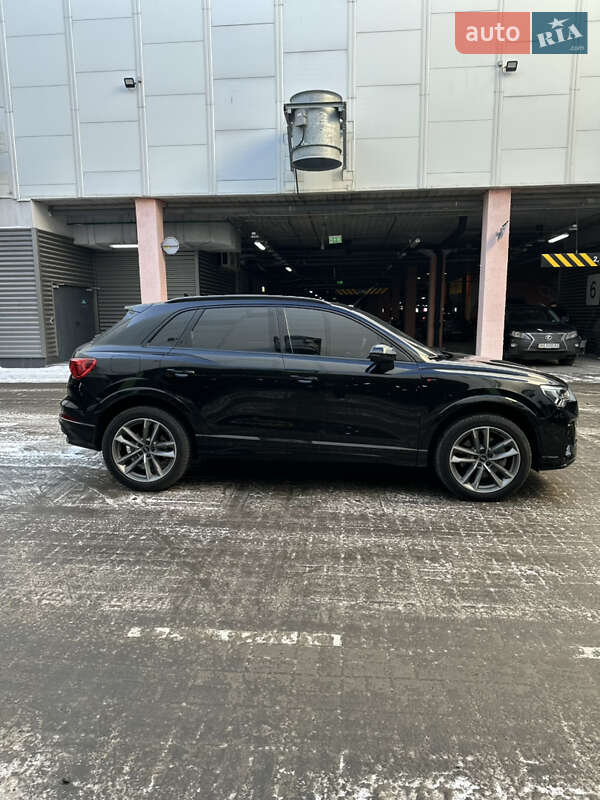 Позашляховик / Кросовер Audi Q3 2024 в Києві