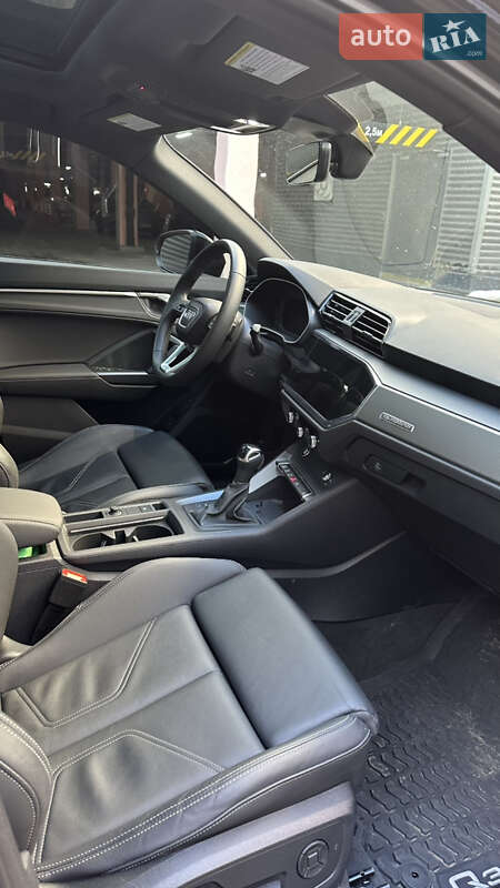 Позашляховик / Кросовер Audi Q3 2024 в Києві