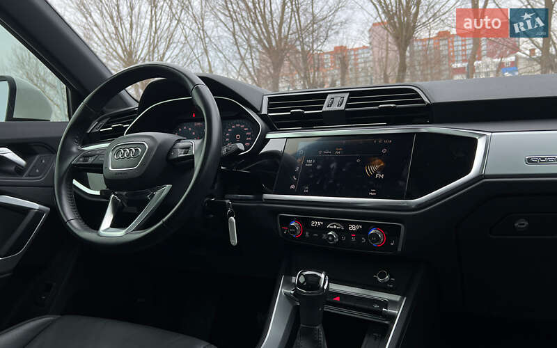 Внедорожник / Кроссовер Audi Q3 2019 в Львове