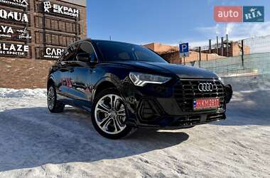 Внедорожник / Кроссовер Audi Q3 2021 в Киеве