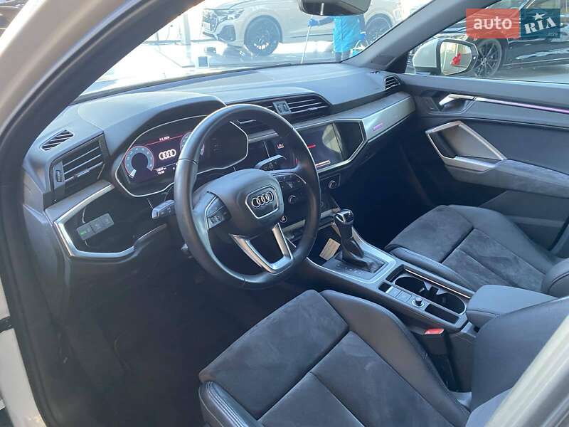 Позашляховик / Кросовер Audi Q3 2022 в Дніпрі