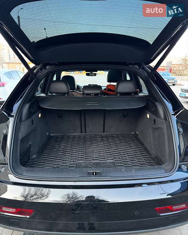 Позашляховик / Кросовер Audi Q3 2015 в Львові фото 9 Позашляховик / Кросовер Audi Q3 2015 в Львові