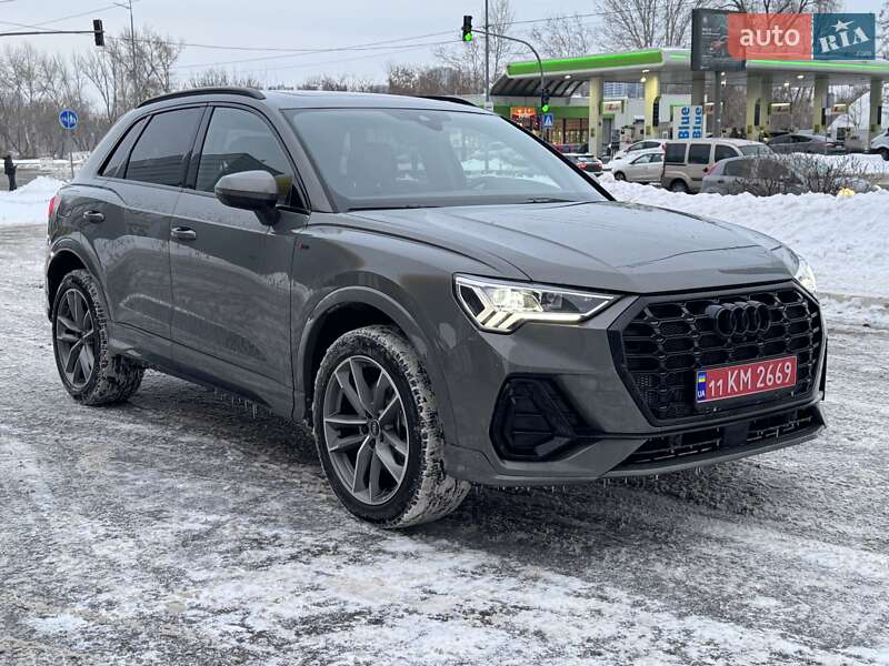 Внедорожник / Кроссовер Audi Q3 2024 в Киеве