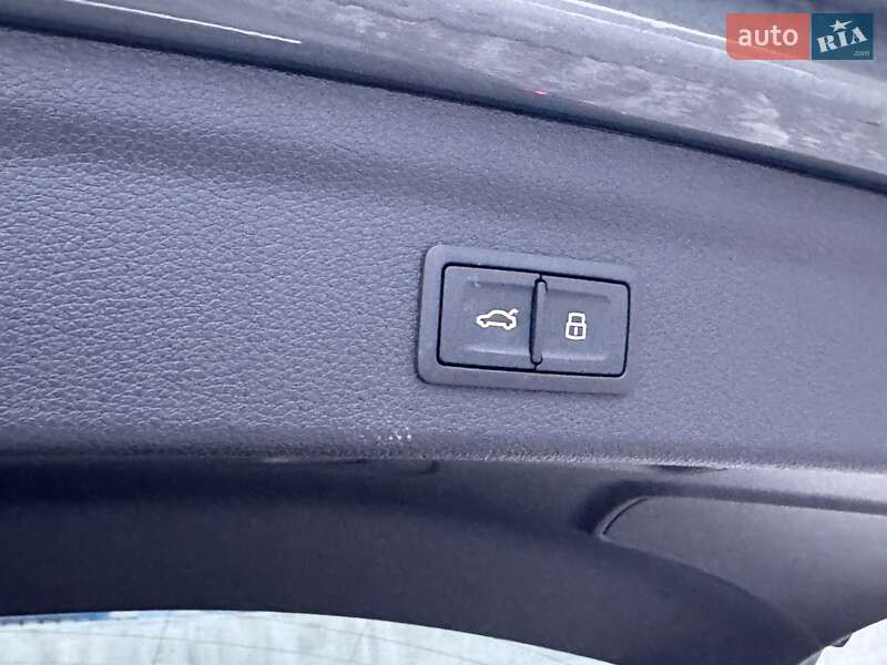 Внедорожник / Кроссовер Audi Q3 2024 в Киеве