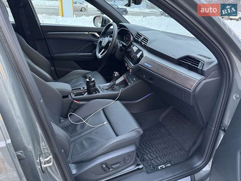 Внедорожник / Кроссовер Audi Q3 2024 в Киеве