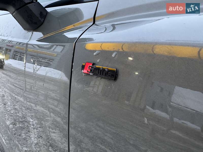 Внедорожник / Кроссовер Audi Q3 2024 в Киеве