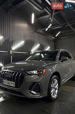 Внедорожник / Кроссовер Audi Q3 2022 в Киеве