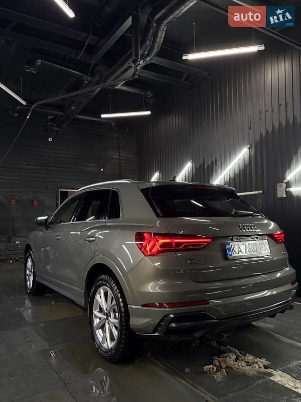 Позашляховик / Кросовер Audi Q3 2022 в Києві