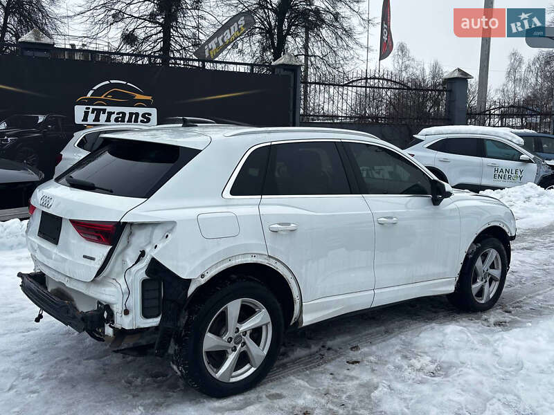 Позашляховик / Кросовер Audi Q3 2019 в Стрию