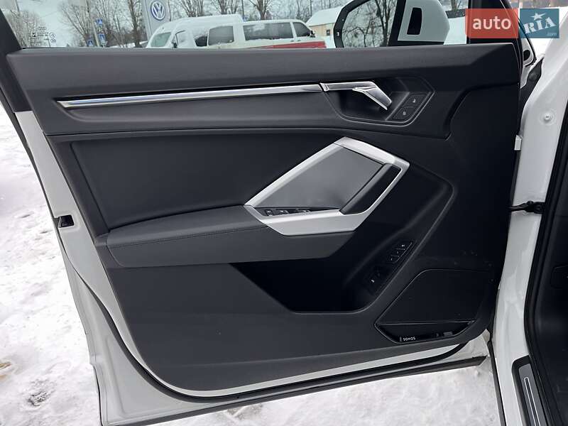 Позашляховик / Кросовер Audi Q3 2021 в Житомирі