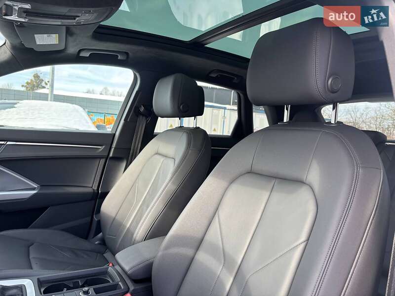 Позашляховик / Кросовер Audi Q3 2020 в Стрию