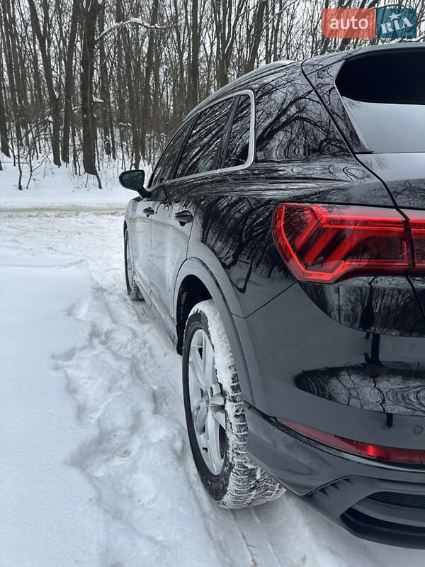 Позашляховик / Кросовер Audi Q3 2023 в Києві фото 16 Позашляховик / Кросовер Audi Q3 2023 в Києві