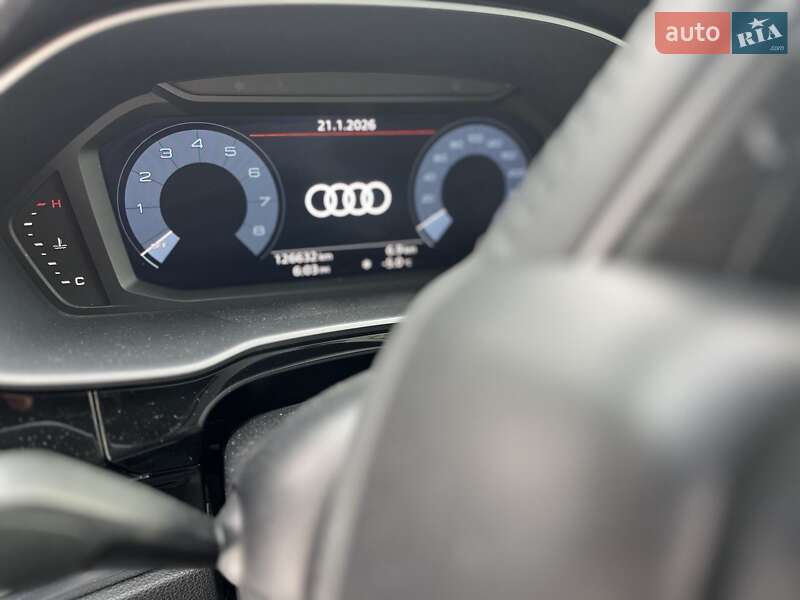 Позашляховик / Кросовер Audi Q3 2019 в Житомирі