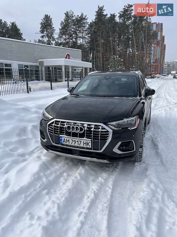 Позашляховик / Кросовер Audi Q3 2019 в Житомирі