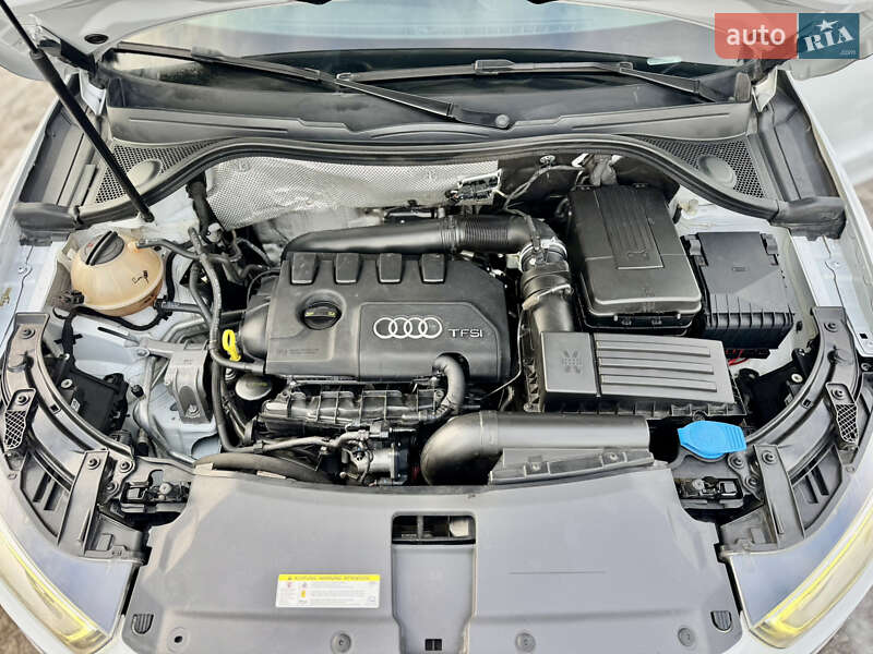 Позашляховик / Кросовер Audi Q3 2015 в Львові