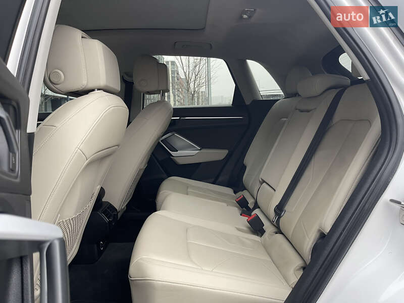 Позашляховик / Кросовер Audi Q3 2019 в Києві