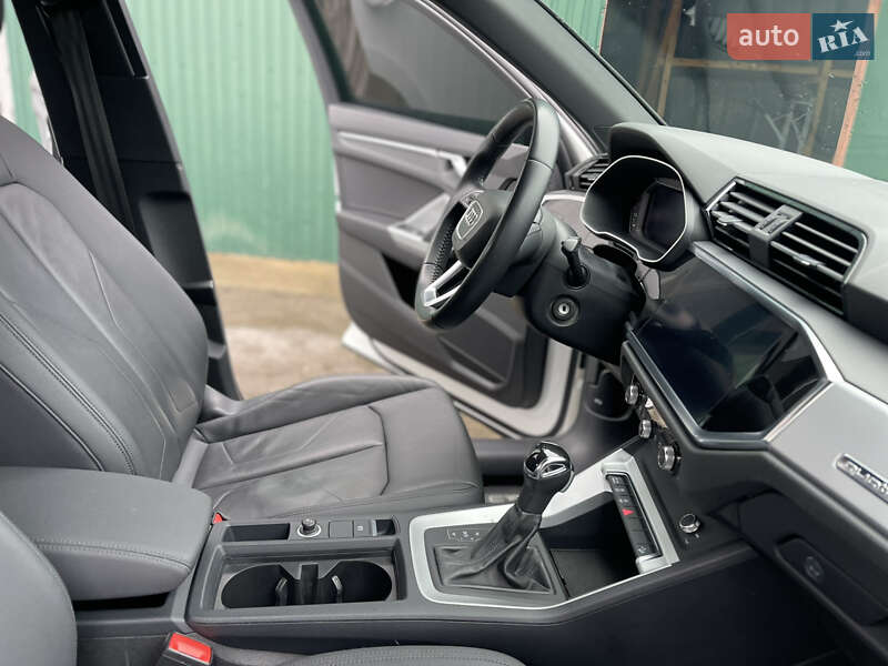 Позашляховик / Кросовер Audi Q3 2019 в Луцьку