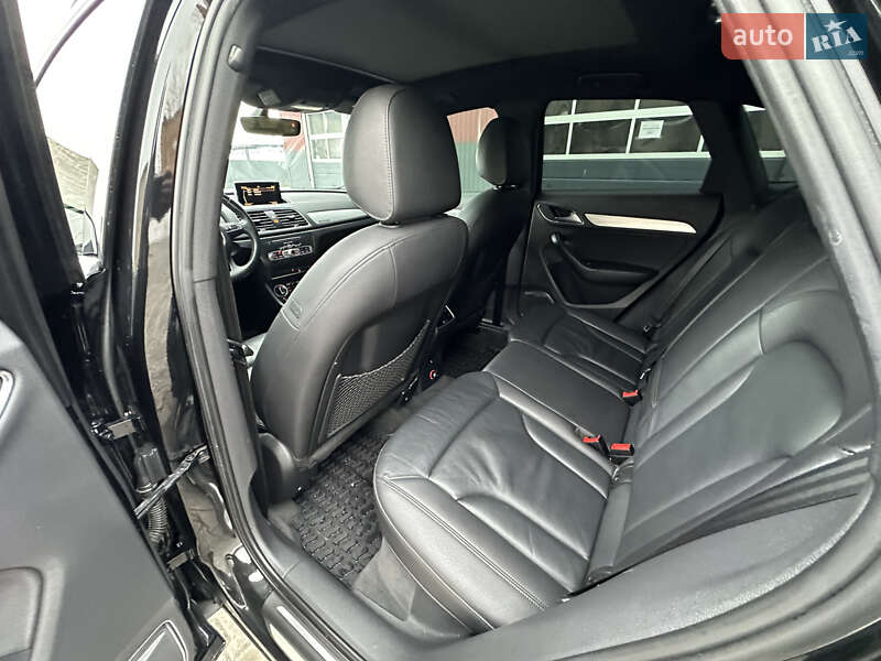 Позашляховик / Кросовер Audi Q3 2016 в Дубні