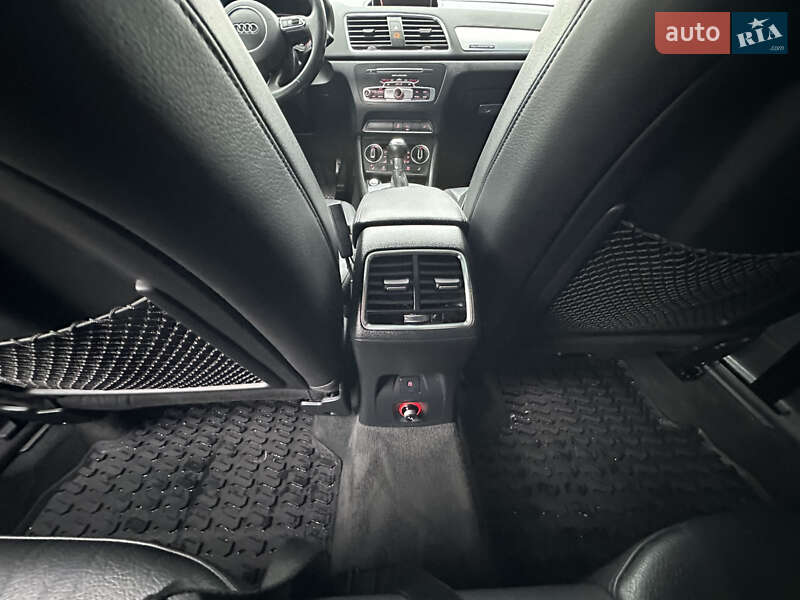 Позашляховик / Кросовер Audi Q3 2016 в Дубні