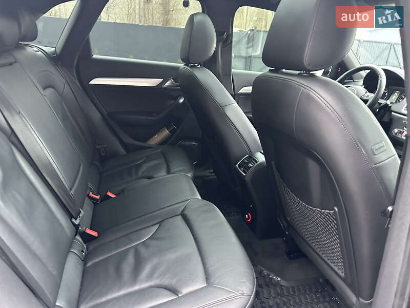 Позашляховик / Кросовер Audi Q3 2016 в Дубні