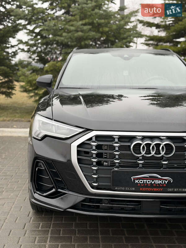 Позашляховик / Кросовер Audi Q3 2023 в Одесі