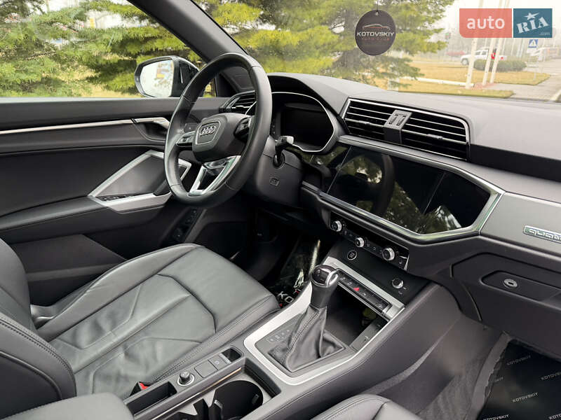 Позашляховик / Кросовер Audi Q3 2023 в Одесі