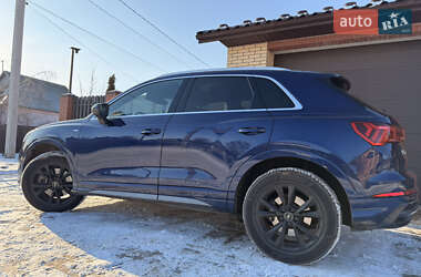 Внедорожник / Кроссовер Audi Q3 2021 в Кривом Роге