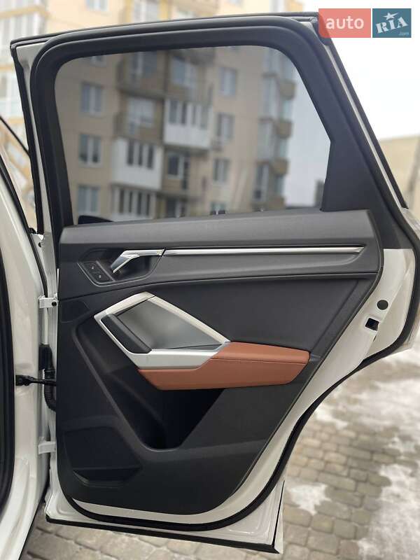 Позашляховик / Кросовер Audi Q3 2020 в Тернополі фото 7 Позашляховик / Кросовер Audi Q3 2020 в Тернополі