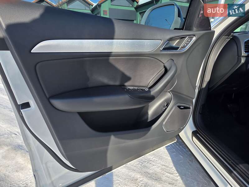 Позашляховик / Кросовер Audi Q3 2016 в Ірпені