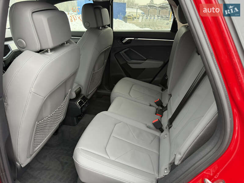 Позашляховик / Кросовер Audi Q3 2020 в Львові