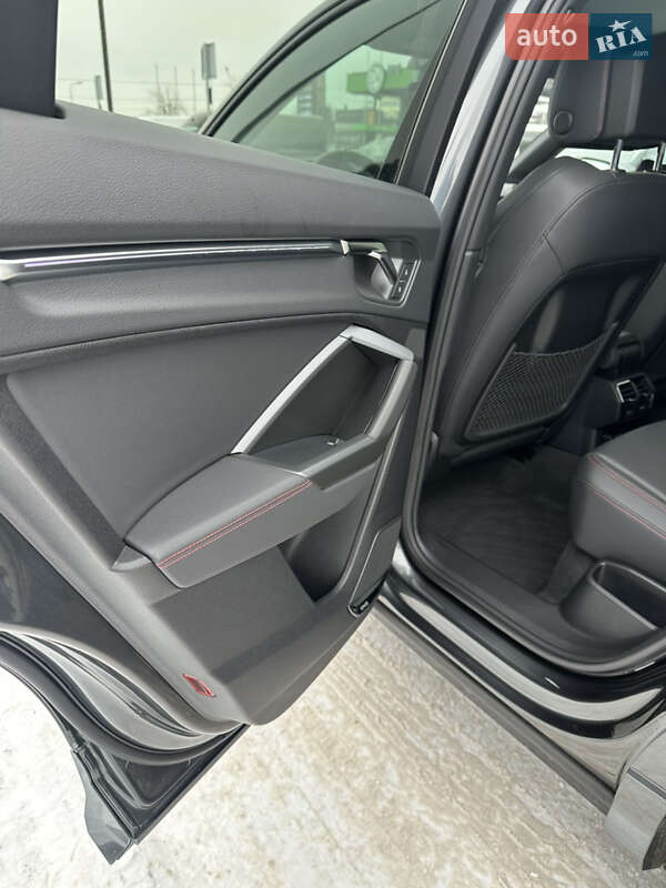 Позашляховик / Кросовер Audi Q3 2024 в Тернополі