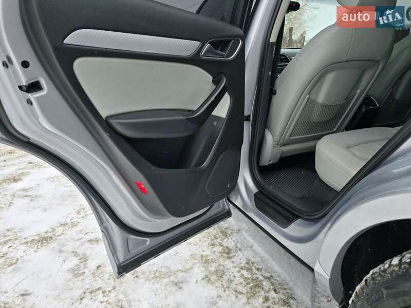 Позашляховик / Кросовер Audi Q3 2014 в Києві