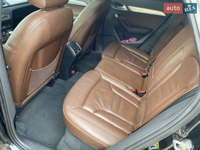 Позашляховик / Кросовер Audi Q3 2016 в Хусті