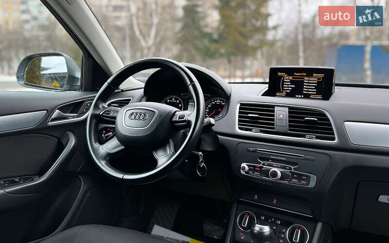 Внедорожник / Кроссовер Audi Q3 2016 в Львове