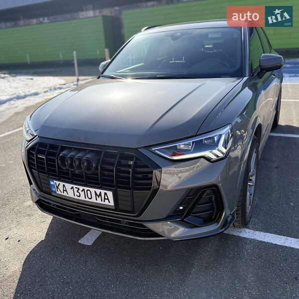 Внедорожник / Кроссовер Audi Q3 2021 в Киеве