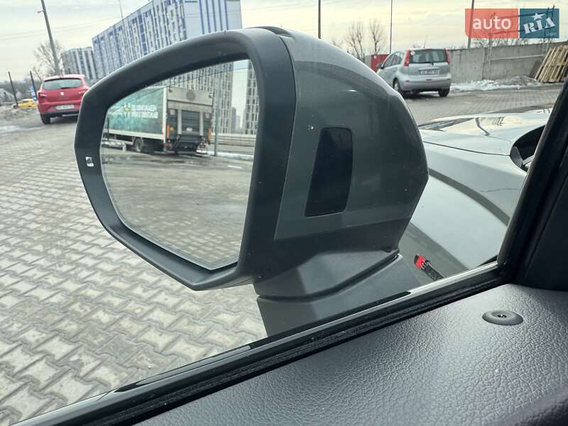 Позашляховик / Кросовер Audi Q3 2024 в Києві фото 40 Позашляховик / Кросовер Audi Q3 2024 в Києві