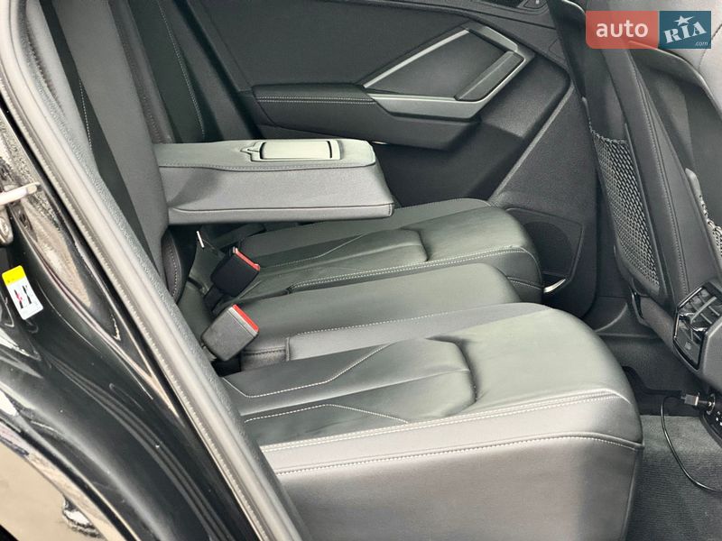 Позашляховик / Кросовер Audi Q3 2020 в Києві