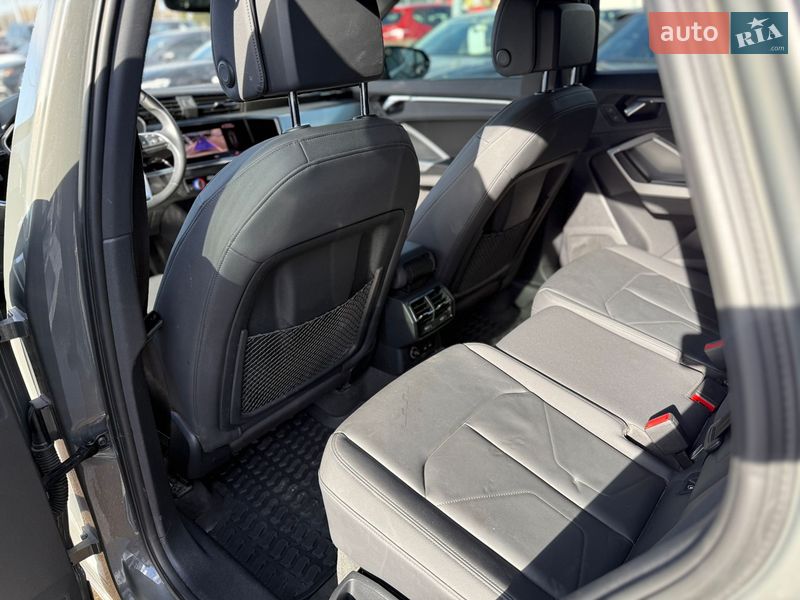 Позашляховик / Кросовер Audi Q3 2020 в Києві