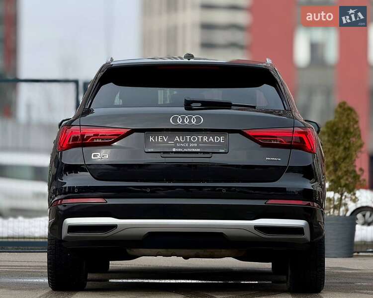 Внедорожник / Кроссовер Audi Q3 2019 в Киеве