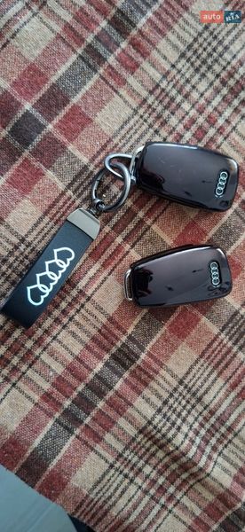 Позашляховик / Кросовер Audi Q3 2015 в Луцьку