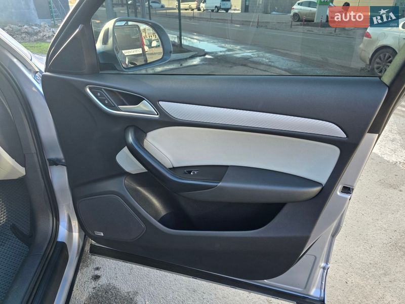 Позашляховик / Кросовер Audi Q3 2015 в Києві