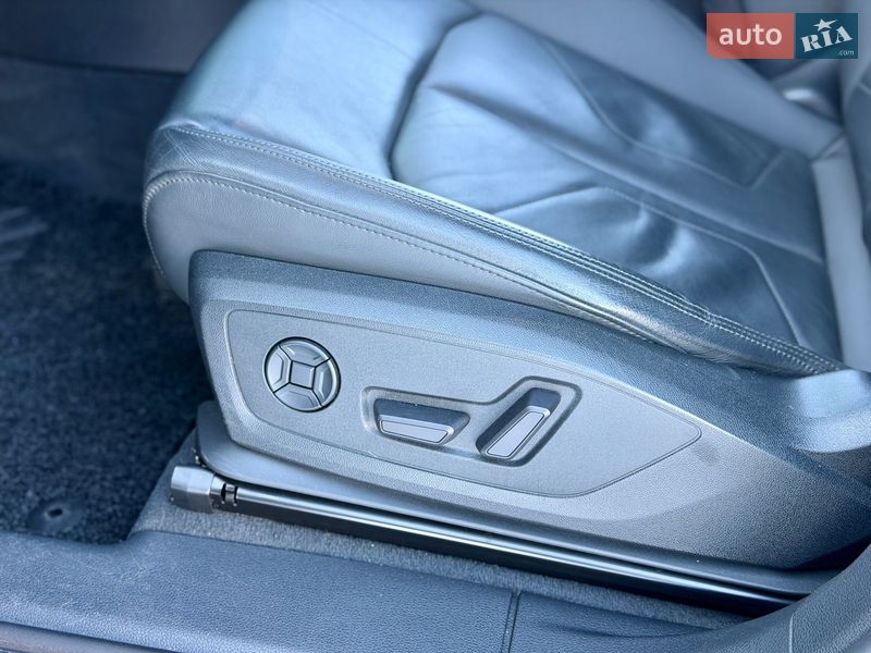 Внедорожник / Кроссовер Audi Q3 2020 в Киеве