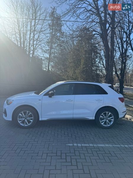 Позашляховик / Кросовер Audi Q3 2024 в Львові