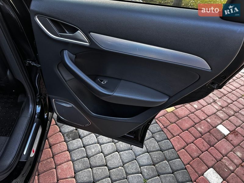 Внедорожник / Кроссовер Audi Q3 2017 в Хусте