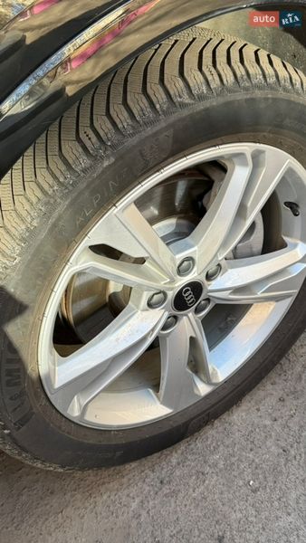 Внедорожник / Кроссовер Audi Q3 2021 в Киеве